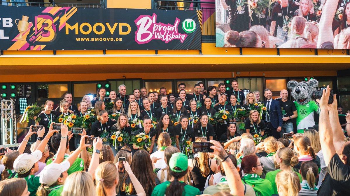 Thanks for the support! 💚 Shoutout to the 2,000 fans who joined us outside of B'moovd Sports Bar to celebrate the She-Wolves Cup Title and the 2023/2024 Season! 🥳