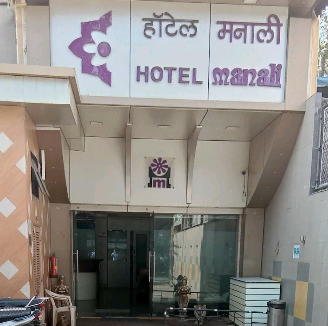 IPindhara's tweet photo. Despite of notice 351 issued to Manali hotel on manchubhai rd  MaladEast no action taken by @mybmc on illegal G+4 RCC structure. Plstaken action on this structure, don't action always poor people. @PMOIndia @CMOMaharashtra @Dev_Fadnavis @ShelarAshish @AUThackeray @mohsinofficail https://t.co/98qhpA6m5a