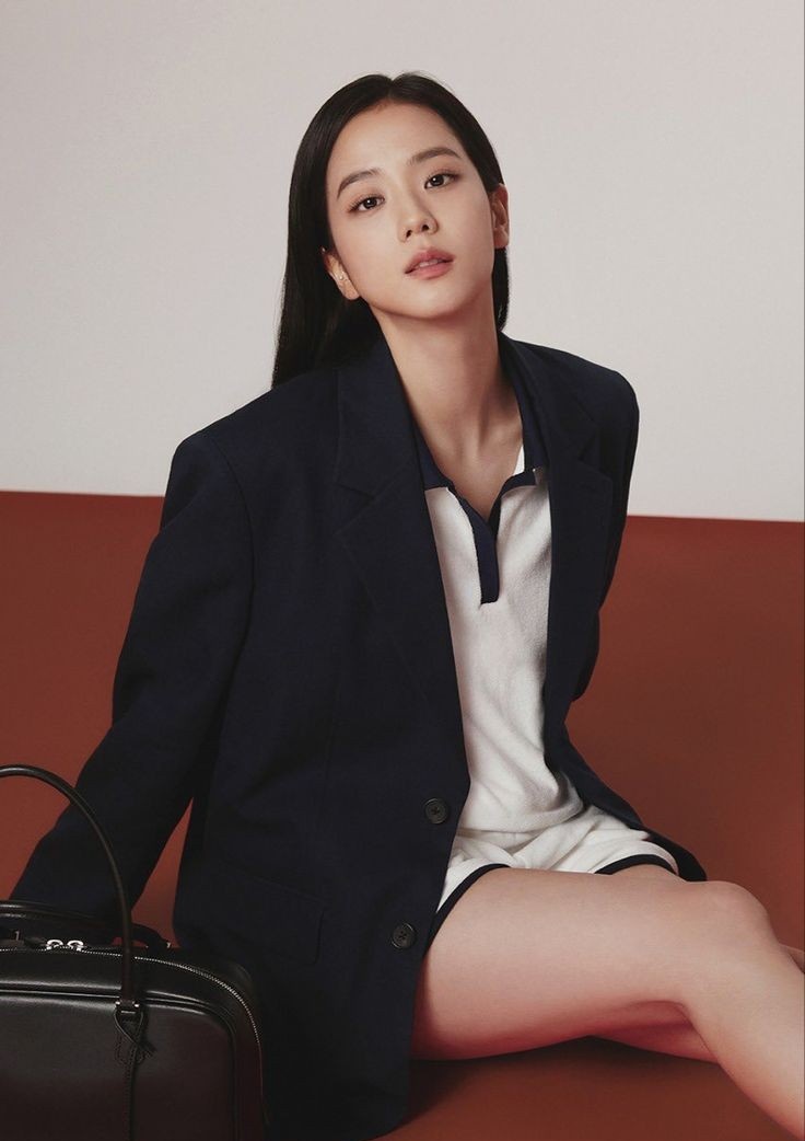 jisoo pics tweet media