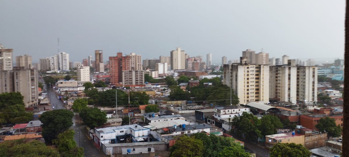 MicrofonoZ's tweet image. Fuerte aguacero sorprendió a Maracaibo la mañana de este martes. microfonozuliano.com/fuerte-aguacer…... #Divaza #ValentinaQuintero #temblor #Televen #Acuña #sismo #Abejas #Valencia #NicolásMaduro #JusticiaDivina #BuenosDíasATodos #BuenosDías #felizmartes #Dios