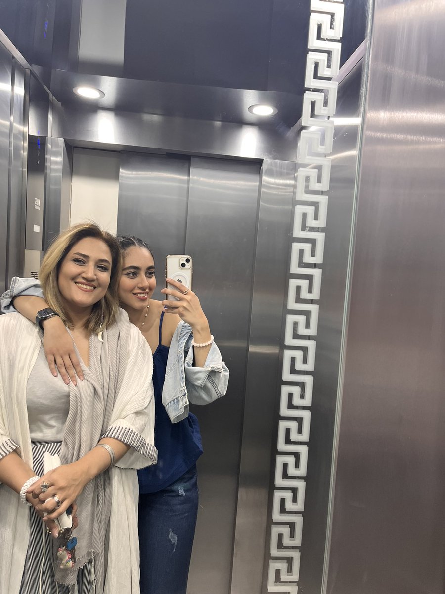 H____Ta7's tweet photo. اردیبهشت🌸 https://t.co/kE8S4Zihjv
