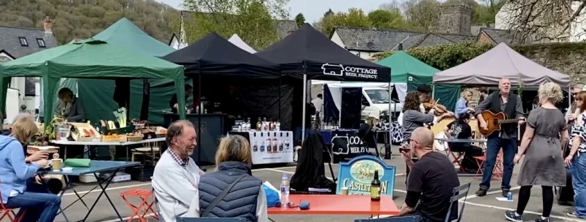 Dulverton Farmer's Market - Saturday May 25th from 10am to 2.30pm in the Lions Stables Car Park #Dulverton . Further information can be found here: visitdulverton.com/dulverton-farm… #Exmoor @visitexmoor @VisitDulverton @ExmoorNP @Giles_Adams