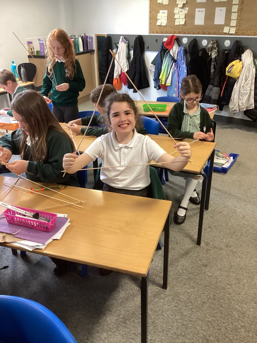 PenshurstSchool's tweet image. 4LD/SH are hard at work making triangles from wooden dowels for our class geodesic dome! Check back to see the progress later today #STEMEducation #StructualEngineers