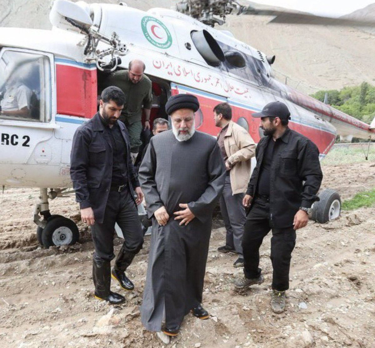 KaranliginKizi7's tweet image. #DEVRİMCİ İRAN #HALKININ 
#KATİLİ ve #DEVŞİRME KRİPTO ✔TARHAN KASABI✔İÇİN 
#YAS TUTULMAZ BU ÜLKEDE !
BURASI #LAİK TÜRKİYE CUMHURİYETİ DEVLETİ dir !
#MOLLALAR 
🇹🇷TÜRK MİLLETİNİN🇹🇷
🇹🇷TÜRKİYE CUMHURİYETİ DEVLETİNİN🇹🇷
#KARDEŞİ DEĞİLDİR....
#İRAN HALKININ #KATİLLERİ dirler !