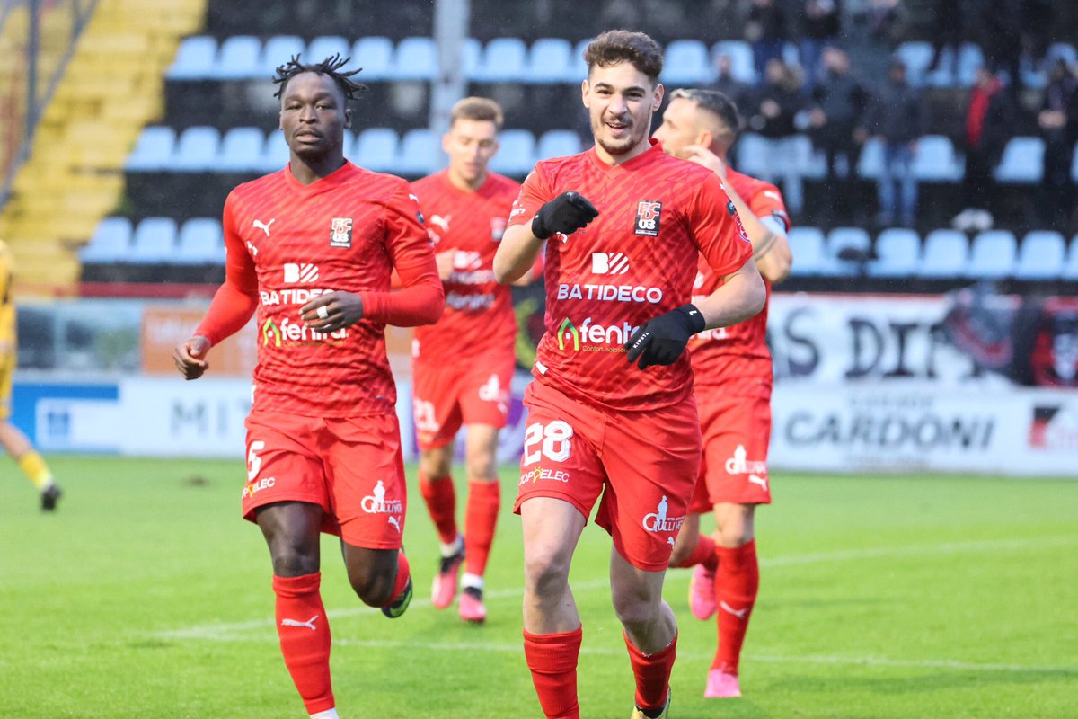 Jorginho - Differdange03 - 1a Divisão do Luxemburgo
 
26J  24G  5A

Não chegou para ser convocado para o Europeu.