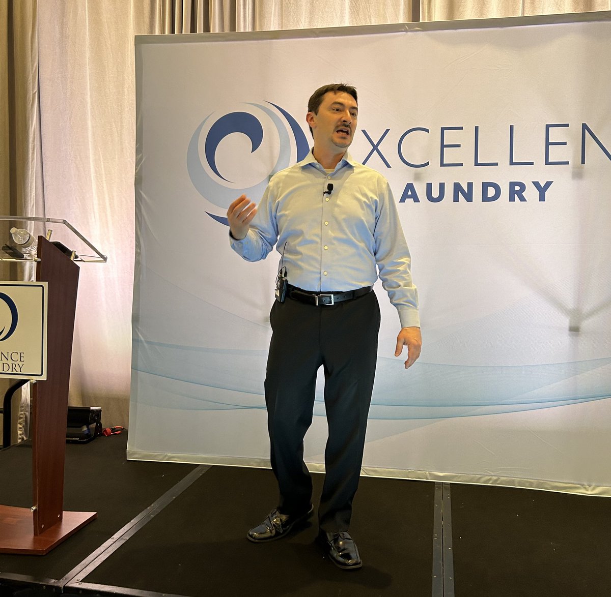 Keynote speaker Alex Chausovsky opened up CLA’s Excellence in Laundry conference with an economic analysis of what laundry owners can expect in the second half of 2024. @CoinLaundryAssn #ExcellenceInLaundry