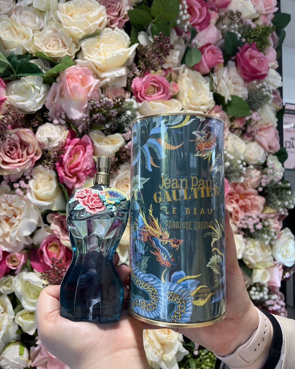 Lion Walk tweet media