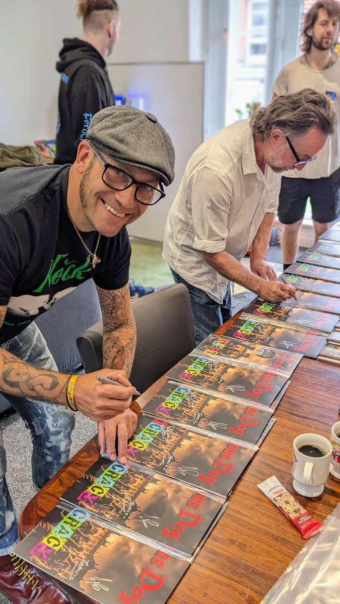 resident (@residentmusic) on Twitter photo Our Tuesday doesn't seem too grey anymore as <a href="/FerociousDog/">Ferocious Dog</a> stopped by to sign some copies of their new album 'Kleptocracy' ❤️
Grab yourself a copy - resident-music.com/productdetails… Our Tuesday doesn't seem too grey anymore as <a href="/FerociousDog/">Ferocious Dog</a> stopped by to sign some copies of their new album 'Kleptocracy' ❤️
Grab yourself a copy - resident-music.com/productdetails…
