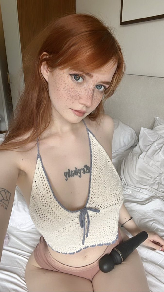 AliceDcharmer's tweet photo. Still so h0rny 😭💦. Would you like to help me?🙈🍆💦 https://t.co/zXyFONquiP
