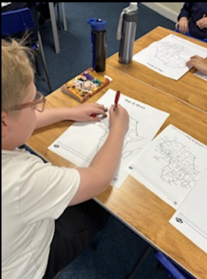 Y6 are focusing on Ghana for cultural diversity  day - we have researched Africa as a continent and today we are looking at African patterns! In ICT we will be researching Ghana in more detail @TheRoseLearning