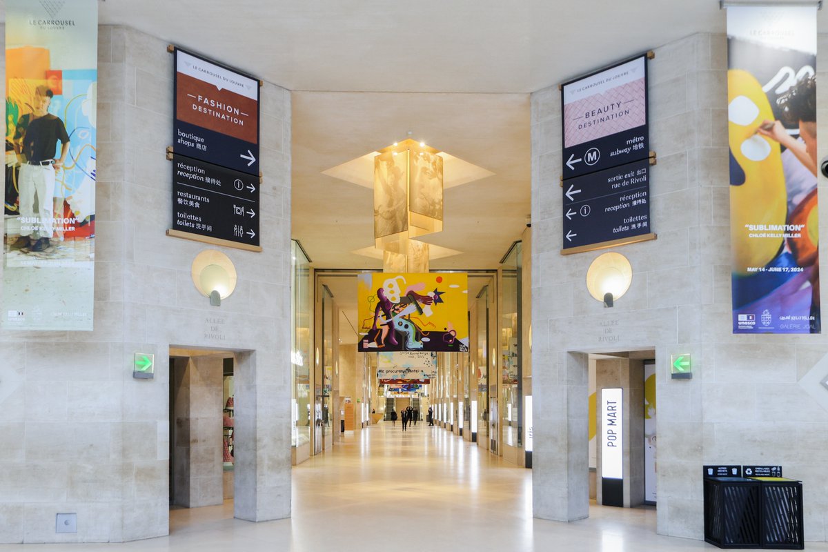 Royal_Group's tweet photo. L’artiste Chloé Kelly Miller présente son exposition « Sublimation » au Carrousel du Louvre. Une immersion unique du 14 mai au 17 juin 2024, invitant les visiteurs à ouvrir le dialogue et développer leur esprit. @Chloekellymillr #carrouseldulouvre #GalerieJoal #CarlaArigoni https://t.co/XnreyRda8Z