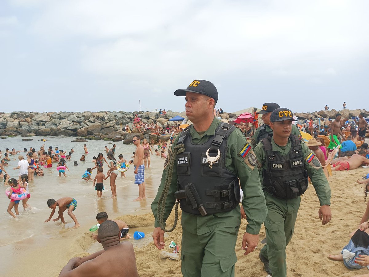 #BuenosDías La GNB desde el @DVC45_LaGuaira le recordamos al pueblo venezolano que permanecemos presentes garantizandoles seguridad y bienestar en nuestras playas y costas.