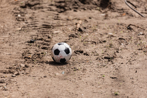 ⚽️Μπάλα που κυλάει χόρτο δεν μαζεύει! δεν έχει την Τετάρτη 22/5. Στο στούντιο του @MusicSocietyweb 📻και πάλι τη Τεταρτη 29/5.