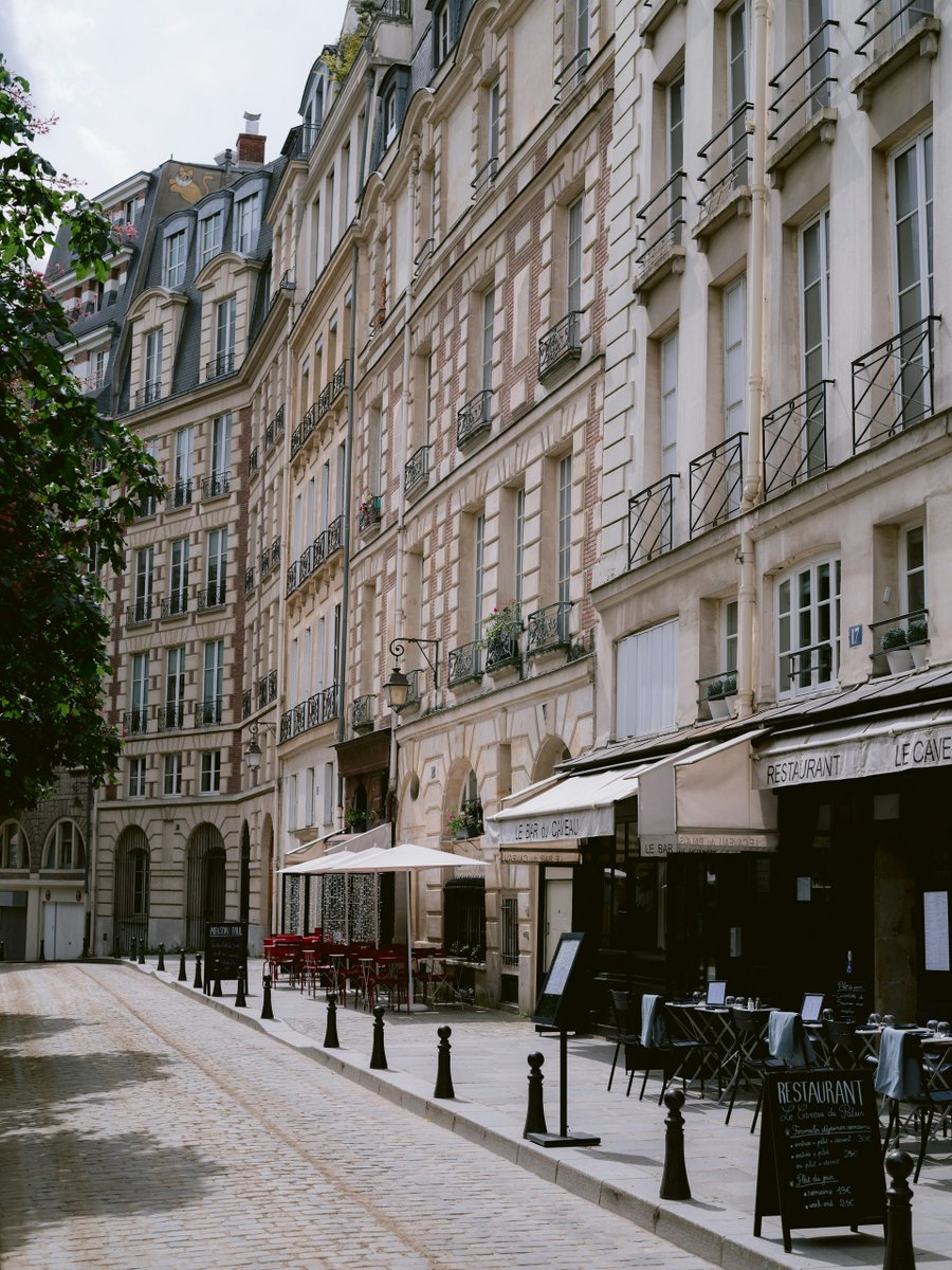 VIParis tweet picture