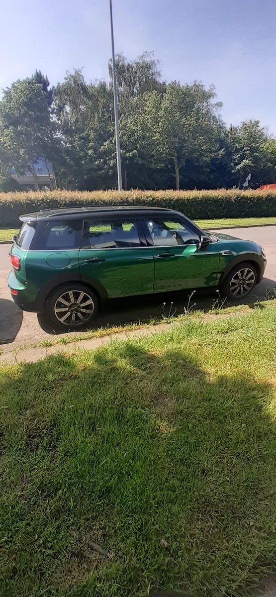 ineke_at's tweet photo. Deze mocht/moest ik rijden vandaag🤩🤩🤩
Hij paste niet in mijn tasje, helaas😭
#droomauto
#MiniClubmanCooper https://t.co/zlZ2s1boWu