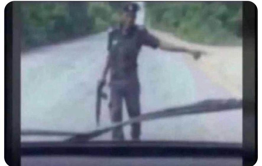 KingGomez100's tweet image. Todd Boehly anytime a manager wants to interfere in player signings 🤦‍♂️😂 #Pochout