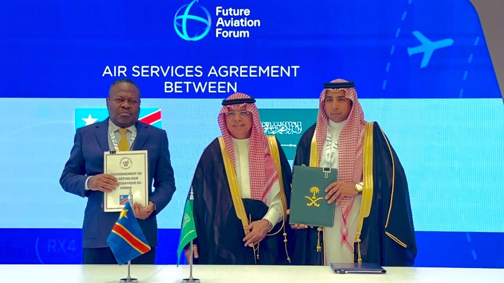 AmbaRDC_KSA's tweet photo. #Riyad| En vertu de l’Accord Global de coopération signé le 01 février 2021 à Kinshasa entre la RDC et l’Arabie Saoudite, ce mardi 21 mai 2024 l’Ambassadeur de la RDC S.E NSITA_MAHUNGU_Francis a signé un accord de coopération qui lie les deux pays dans le domaine d’aviation https://t.co/SC6Z9WavbF