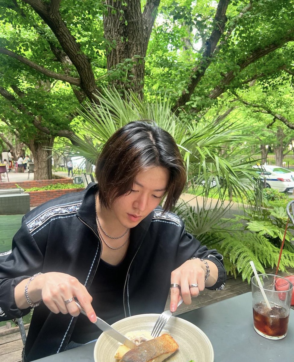 YUTASEJAGAD's tweet photo. Instagram update
21 Mei 2024 https://t.co/MHumBpI8Xr