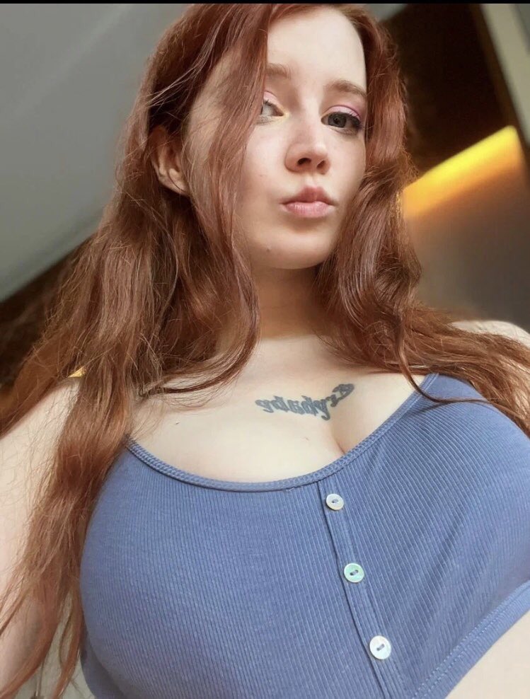 AliceDcharmer's tweet photo. @juliethardt I’m single🥺 https://t.co/OpOcy0yt7l