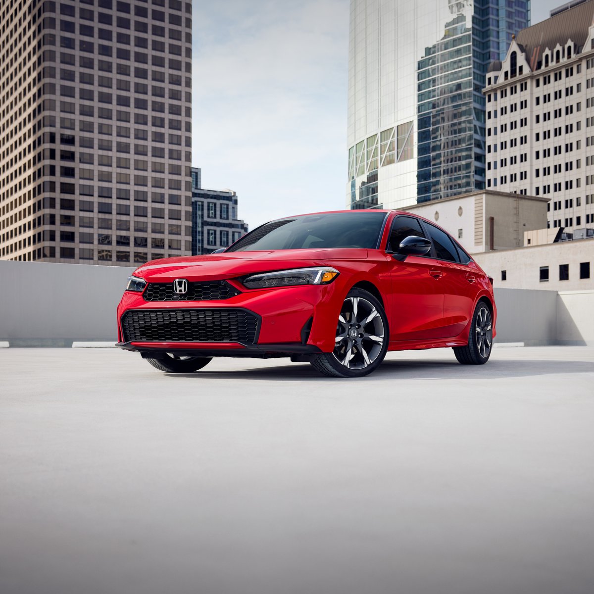 Honda's tweet image. Powerful and efficient.
Arriving soon, 2025 Honda Civic Hybrid. honda.us/4bDlmM4