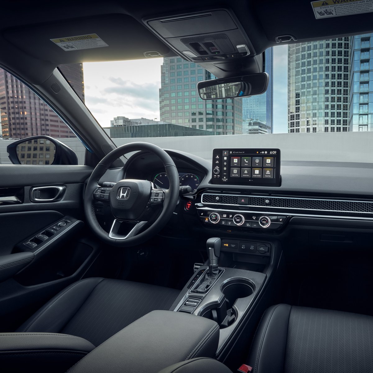 Honda's tweet image. Powerful and efficient.
Arriving soon, 2025 Honda Civic Hybrid. honda.us/4bDlmM4