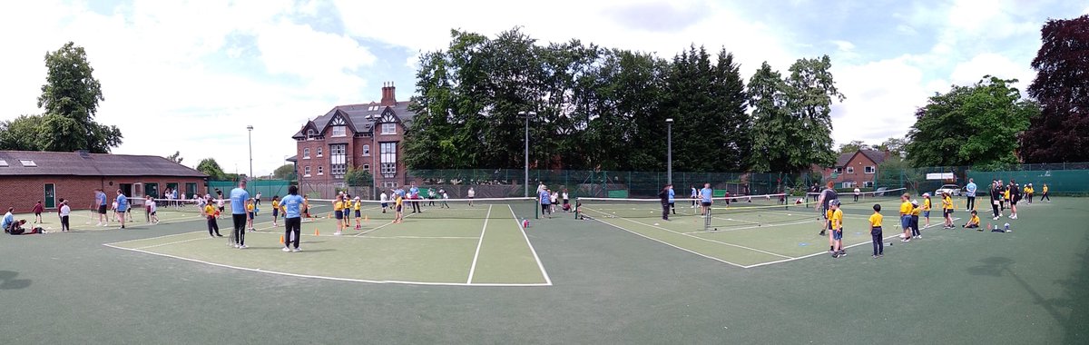 Another scorcher today and a great afternoon everyone is having at our Y3 Tennis skills festival <a href="/tennisclaremont/">Claremont Tennis</a> coordinated by the fantastic Sports Leaders @TraffordCollege ☀️🎾