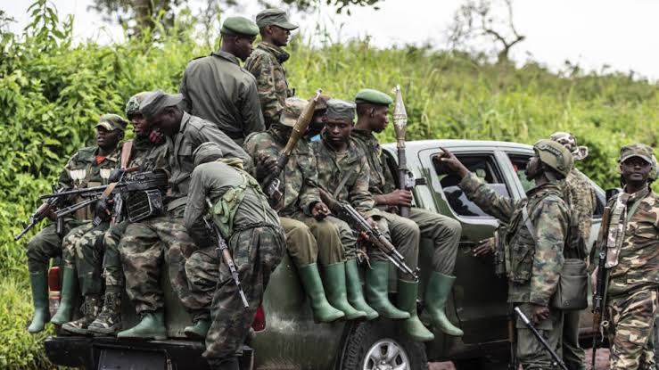 Échos de #Rubaya, les terroristes de l’armée Rwandaise dans la panique totale, l’administration politique des terroristes RDF_M23 quitte la cité pour s’installer dans la cité de #Mushaki

La situation est tendue rapporte nos sources, les récentes avancées des FARDC et Wazalendo