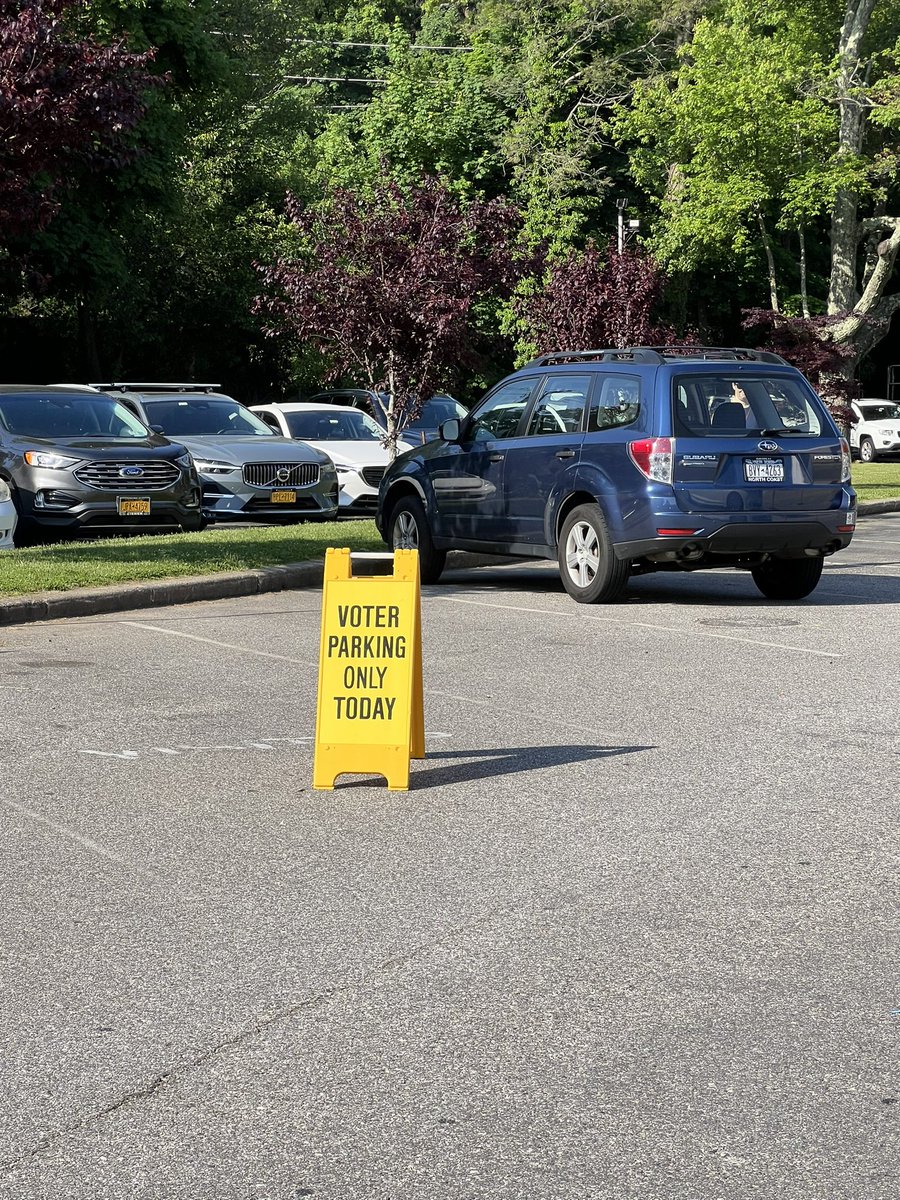 Sljones718's tweet photo. Go Vote!! Easy to park - takes about 5 minutes to help our schools! https://t.co/A1Y914UjJu