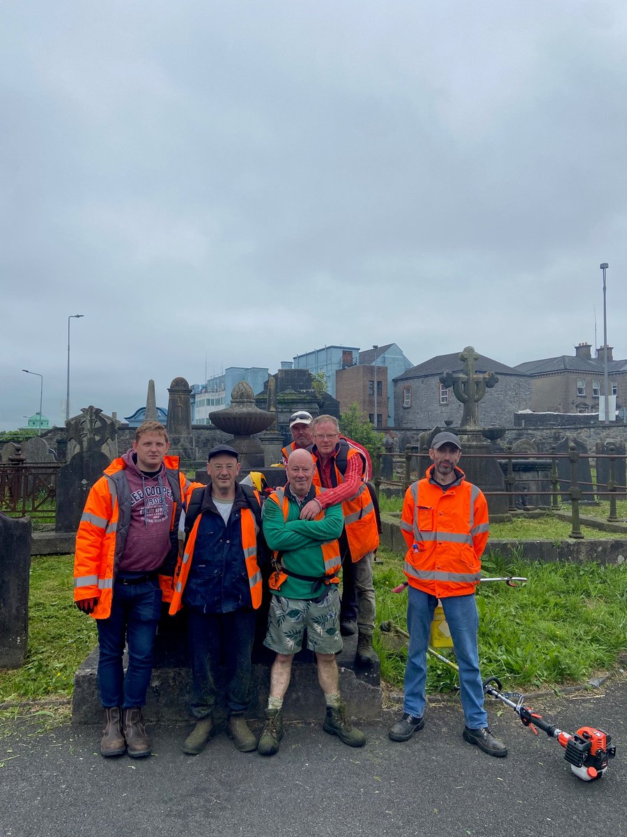 Aren’t these guys the best 🤩 A big, big thank you to the @LmkCivicTrust for always keeping our grounds in check, you do a splendid job every time! #dancelimerick #limerickcivictrust #ilovelimerick