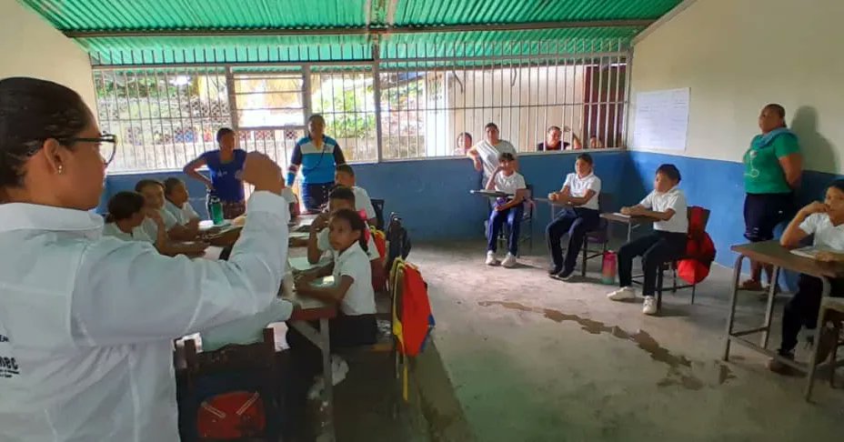 #EnFotos | Prueba Piloto ERCE!
Desde tempranas horas los equipos responsables que tienen la tarea de aplicar la prueba ERCE 2024 a los/as estudiantes del 3er y 6to grado @NicolasMaduro @_LaAvanzadora @eduardopiate2 @marys_orasma @info_mppe @dcabellor