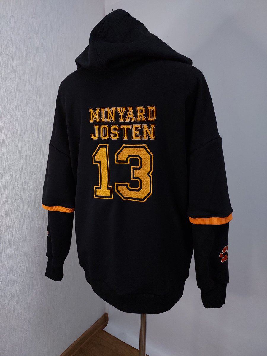 izarishe's tweet photo. Пока у меня работает впн покажу  прекрасное худи по лисам! 🥰
#minyard #allforthegame https://t.co/ZrgsQJuknK