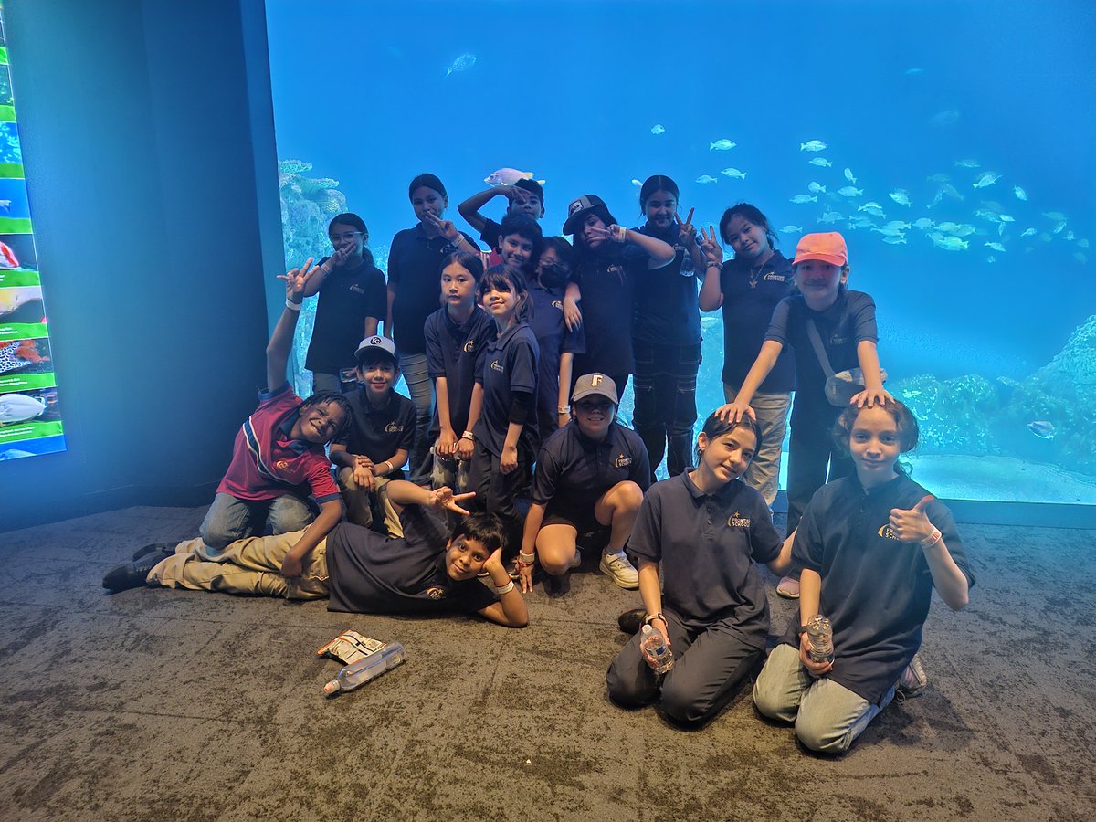 FrontierSchools's tweet photo. Yesterday, #FSIMiddle took our 4th-grade Tigers to the @KansasCityZoo! Check out all the fun they had below. 👇 https://t.co/8ptHLI2k3S