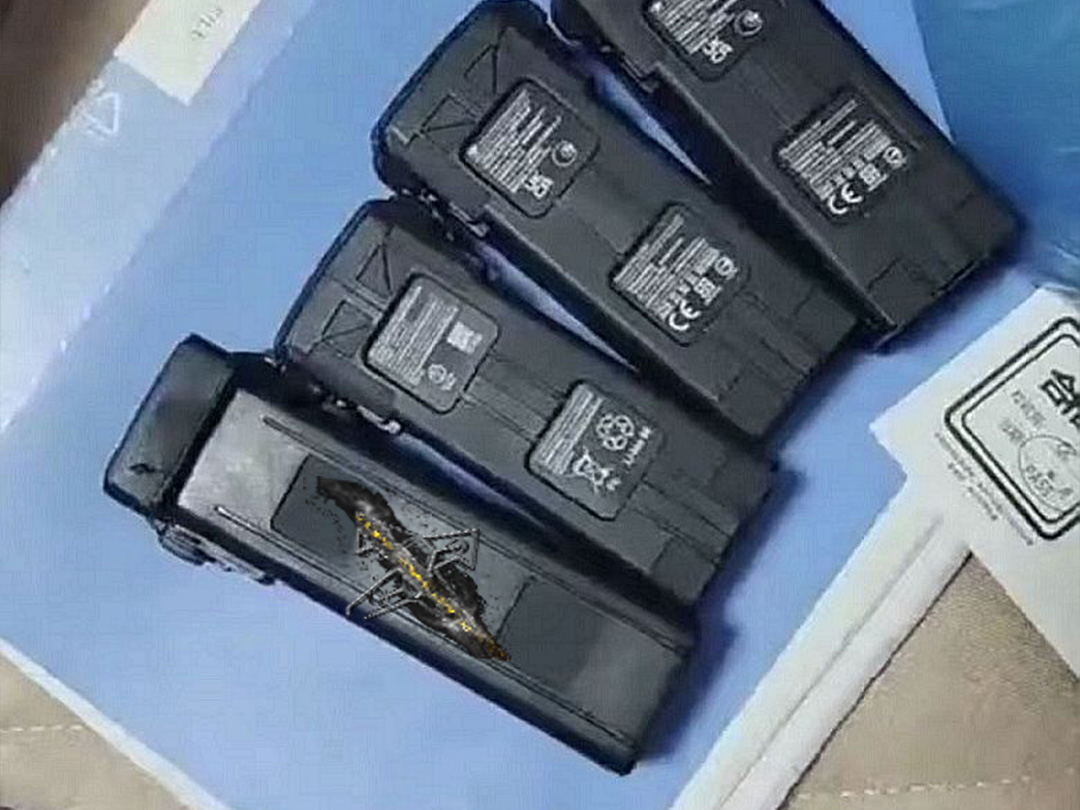 D2Help's tweet photo. DJI AIR 3 S ?! 
Não há nenhum projecto na DJI chamado AIR 3 S !!

Ainda assim, supondo que as imagens são reais o grande problema de toda a série Air é não ter abertura !! 

#dji #djiair3 #djiair3s #leaks #djileaks https://t.co/MbOK9GrhEX