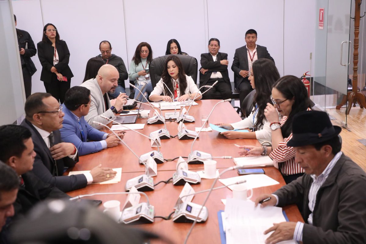 #LaNuevaAsamblea Sigue a minuto el desarrollo de la sesión de la Comisión de @FiscalizacionAN ▶️facebook.com/FiscalizacionA…