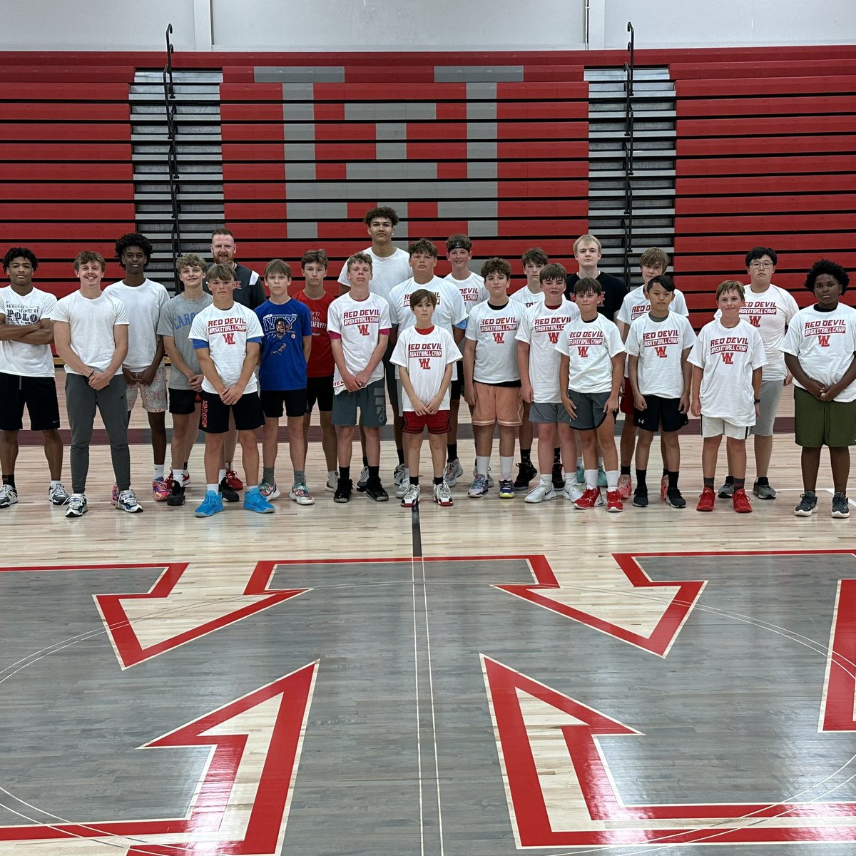 WL_Basketball's tweet photo. Youth camp is a week away! We will be hosting our annual youth camp for 2nd-7th graders May 28th - May 31st. Don’t miss out on the fun and get signed up at https://t.co/s4OybzZfBR today! #RDP @WL_AthleticsRDP https://t.co/TSQkagCU9u