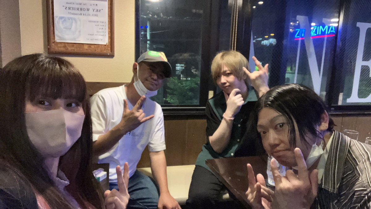 qua1cuno3's tweet photo. 本日はAcoustic Nightありがとうございました！配信も見て下さってありがとうございます🥺
そして先程発表しましたがMONKに陳姐さんが正規メンバーとして加入してくれることになりました！リズム隊として息を合わせて頑張って���きます💪
MONKライブは8/31松フェス！
個人的次回ライブは6/9のmilchol！ https://t.co/wHGYuttE1E