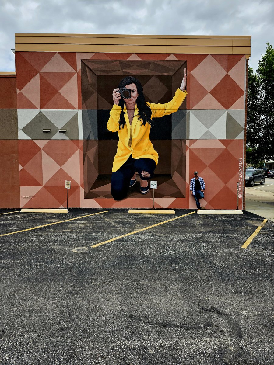 Been wanting 2 paint this concept for a long time now. Came up with several designs over the years &amp; have pitched them to potential clients, other designs were chosen but I kept the idea in mind. So happy to paint this for the wonderful ladies at @puremedaesthetics . South Dakota