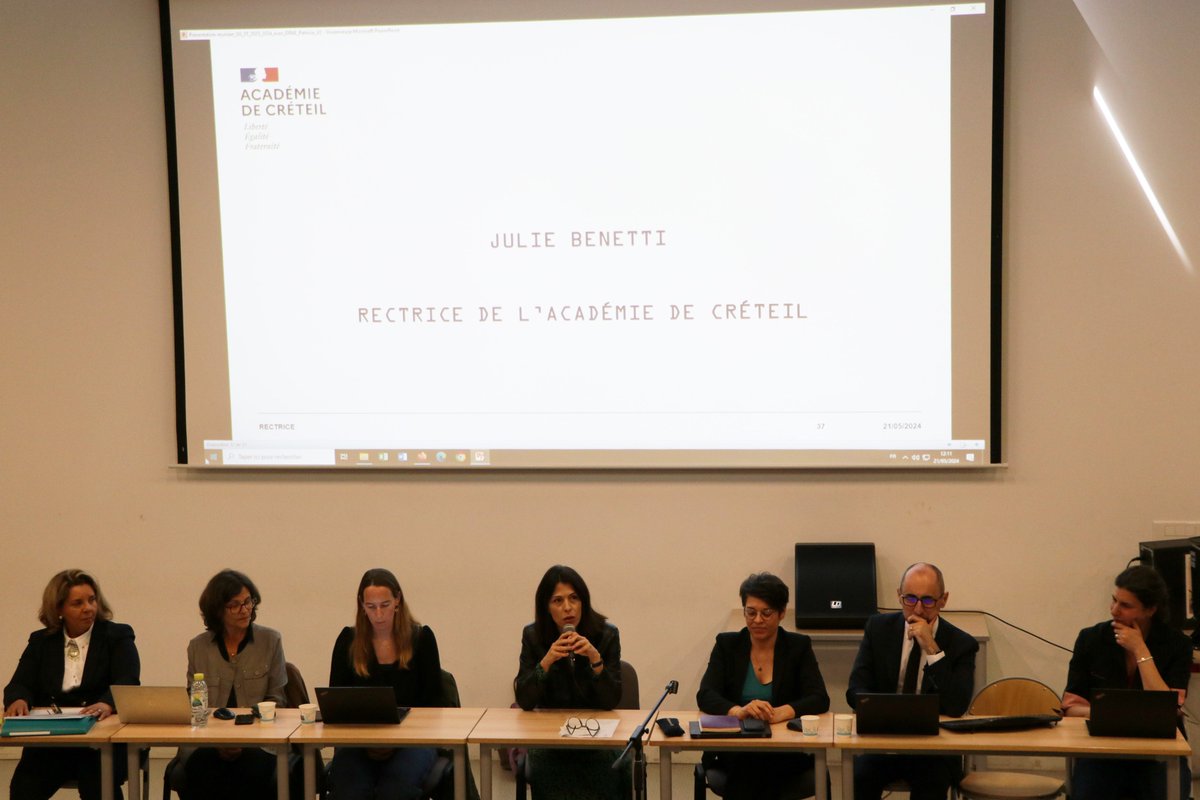 AcCreteil's tweet photo. La rectrice Julie Benetti s'est rendue au lycée international de l'Est parisien pour assister à la réunion académique des secrétaires généraux d'#EPLE à l'occasion de laquelle elle a pu saluer leur professionnalisme et leur investissement avant de répondre à leurs questions. https://t.co/TPNdRU3Ufd