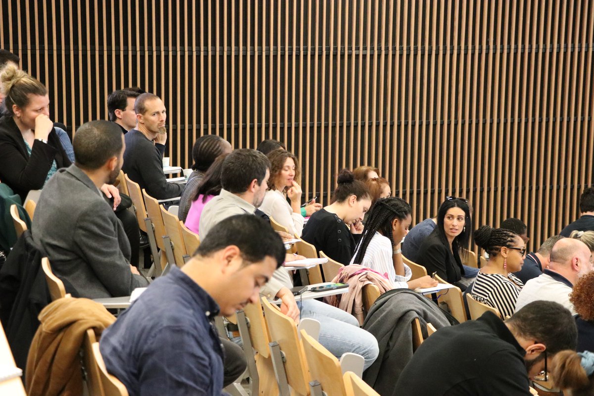AcCreteil's tweet photo. La rectrice Julie Benetti s'est rendue au lycée international de l'Est parisien pour assister à la réunion académique des secrétaires généraux d'#EPLE à l'occasion de laquelle elle a pu saluer leur professionnalisme et leur investissement avant de répondre à leurs questions. https://t.co/TPNdRU3Ufd