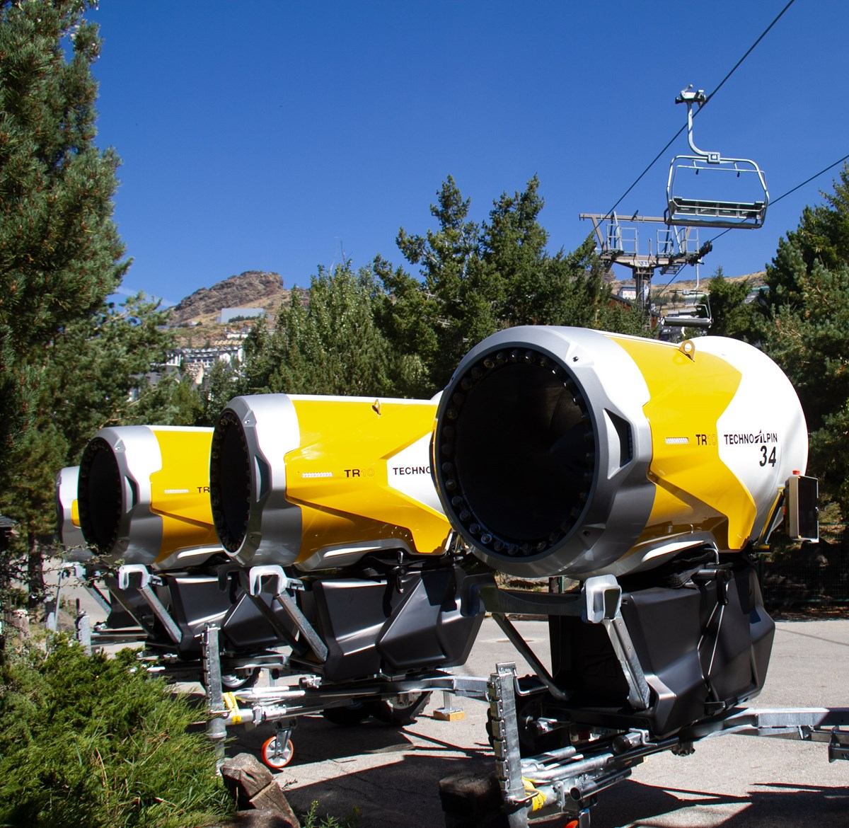 La Junta de Andalucía aprueba el incremento de agua para nieve de cultivo en Sierra Nevada dlvr.it/T7BT57 @lugaresdenieve