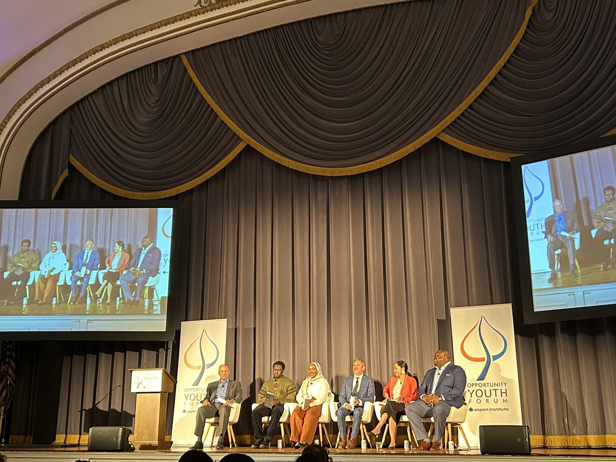 So excited to learn from Eugene Appiah of the <a href="/TNOYS/">Texas Network of Youth Services (TNOYS)</a> #TELB and these incredible panelists on democracy. What an incredible start to the <a href="/AspenFCS/">Forum for Community Solutions</a> #OpportunityYouth convening!