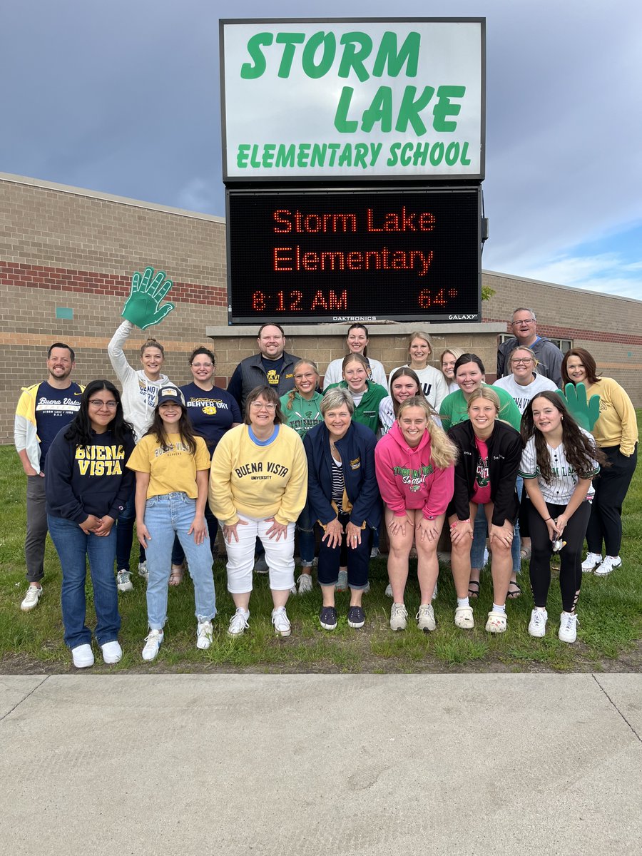 We are so grateful to the Storm Lake HS and BVU softball teams for their joint effort with our final High Five Friday of the year! #GoTornadoes #GoBeavers