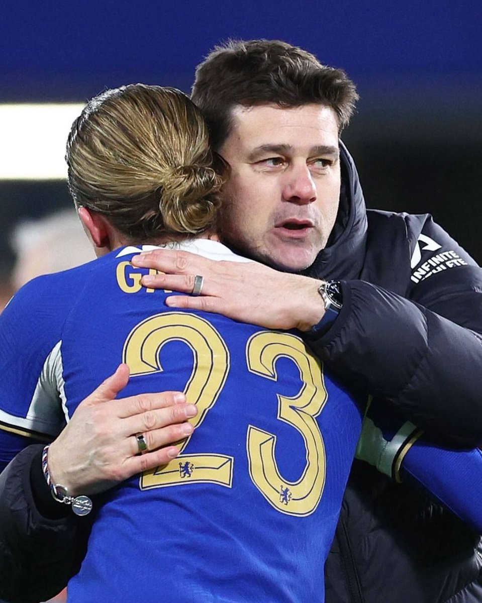 You need a partner who will fight for you like Poch is fighting for Gallagher 💙