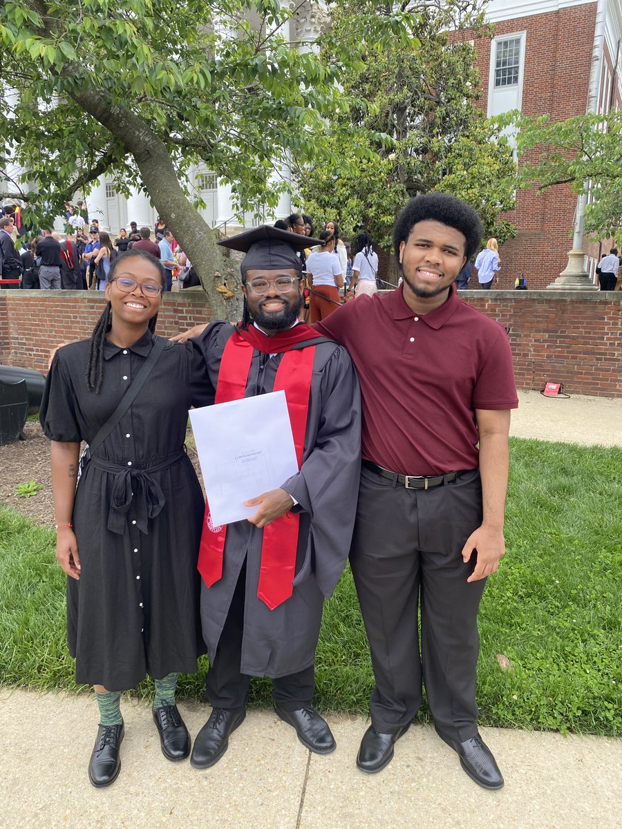 BanksTorrence's tweet image. I received my M.J. degree from @merrillcollege yesterday. I’m excited to announce my next opportunities:
-I’ll be interning with @usnews as a summer education reporter intern.
In September, I’ll be reporting for @NOTUS as a @AJI_Fellowships fellow.
Looking forward to starting!
