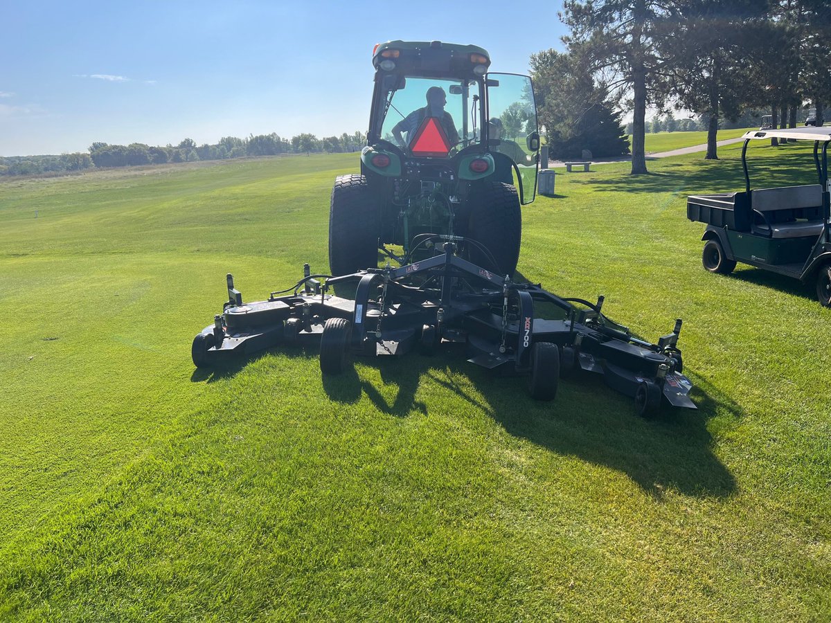 Check out the XR Series mowers! #XR700 132” width of cut #XR500 96” width of cut, contact us or your local dealer today! Product in-stock and ready to deliver
#golf #GolfCourse #superindentants #turf  #GCSA #parksandrec #parks