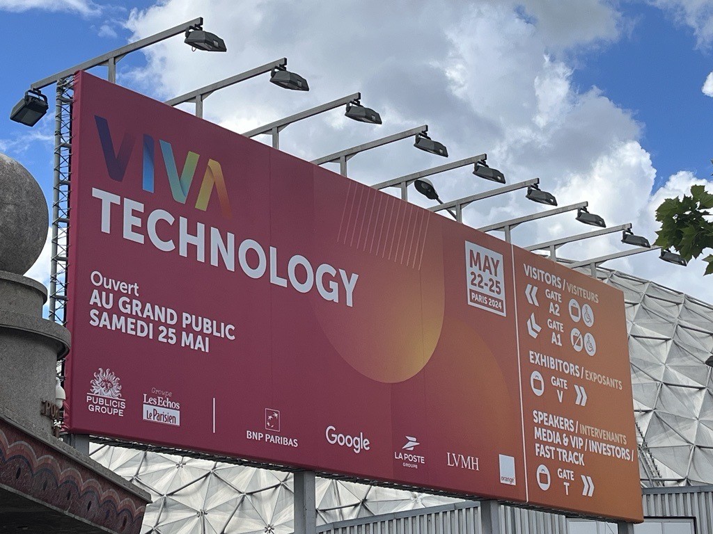 #GoInternational 🌍 𝐃-𝟏 to the opening of @VivaTech, Europe’s biggest startup and #tech event! Come and meet us on our national pavillon 🇱🇺 counting 12 innovative #startups! 🪧 Hall 1 - D09