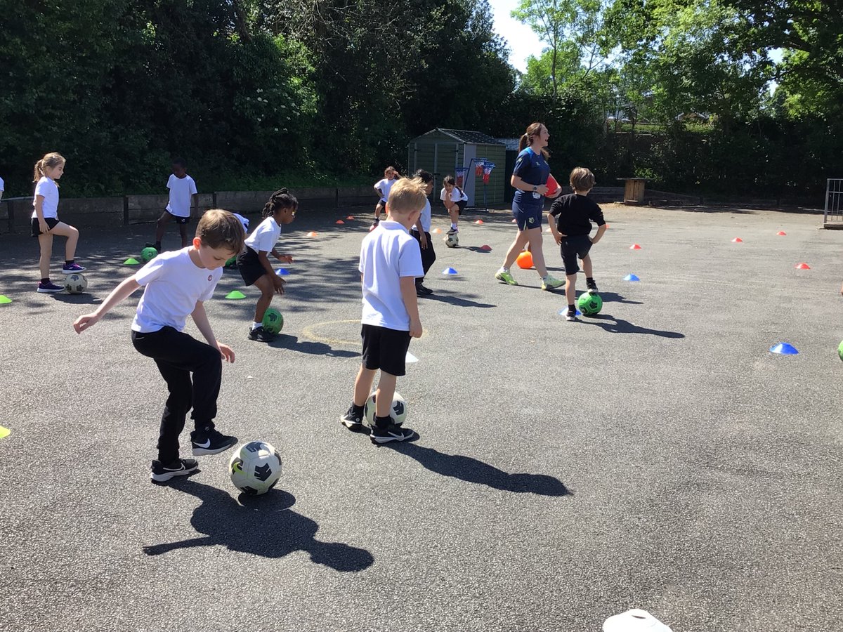 In PE we learnt how dribble a ball with our hands and feet. #StCathsPE @PLCommunities @WFCTrust #PLprimarystars