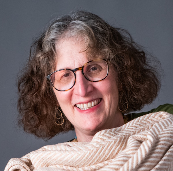 frictionlessgst's tweet photo. #066: From Anthropology to High-Quality American Made Bedding and Linens with Janet Wischnia of American Blossom Linens #Lodging #Inns #InnKeepers https://t.co/3g6VLvw1JE https://t.co/aKryO2BVab