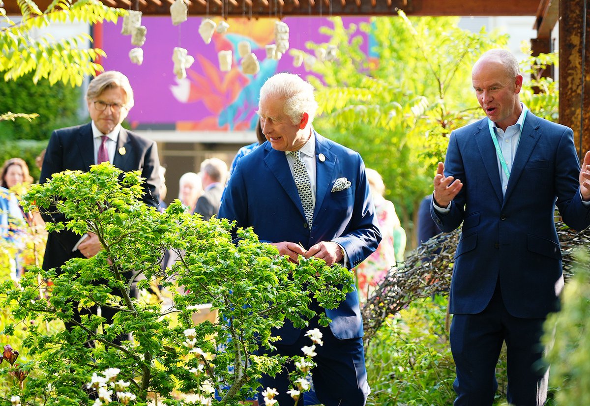Last year we unveiled our Listening Garden at the #ChelseaFlowerShow, with a special visit from His Majesty King Charles III. As a champion of the life-changing emotional support our volunteers provide, we are delighted His Majesty The King will continue as our Royal Patron. 💚