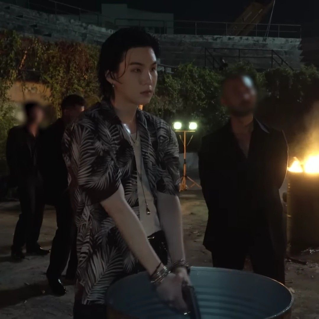 hourly yoongi (@houriysuga) on Twitter photo 